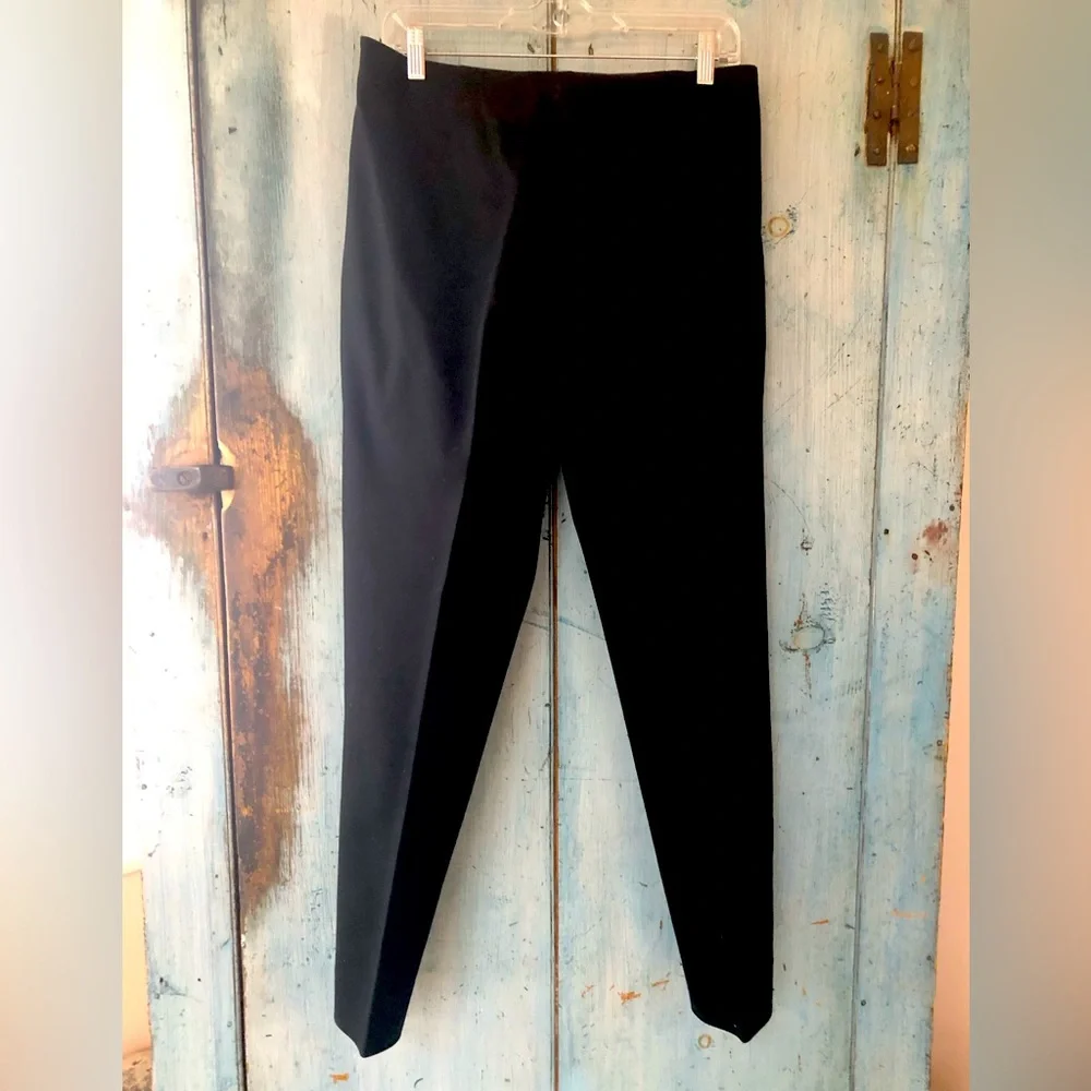Chico’s black ankle pants in a cotton/elastane blend for all-season wear - Picture 4 of 10